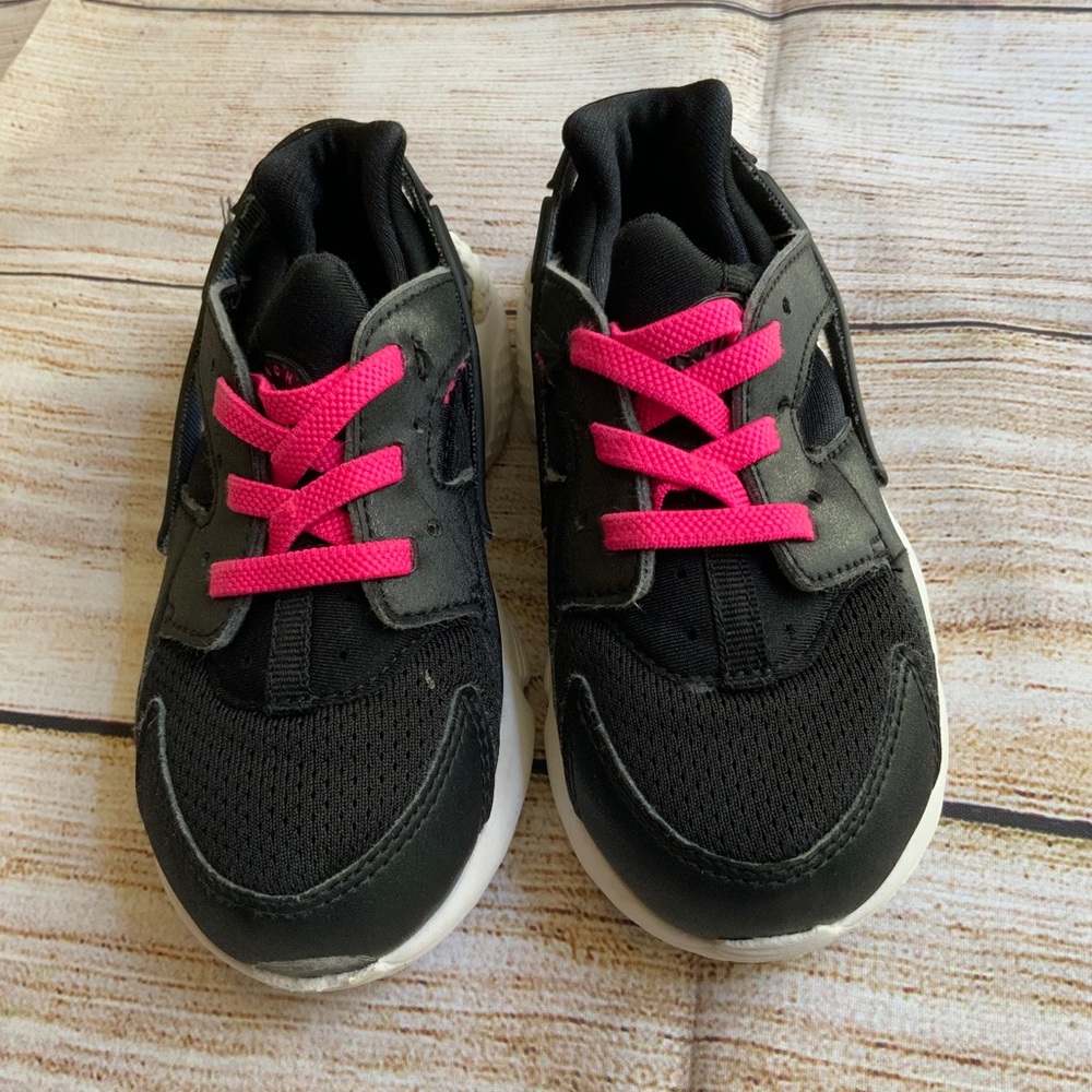 ❌sold❌Toddler Nike huarache sneakers